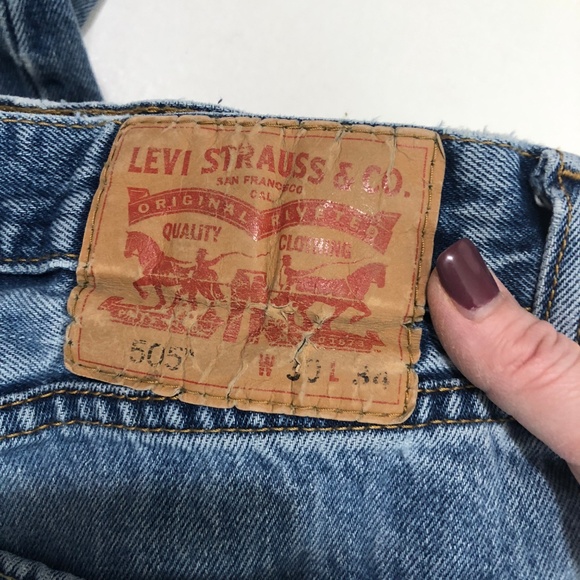 Vintage Levi's 505 Butt Rip Jeans - Picture 7 of 7
